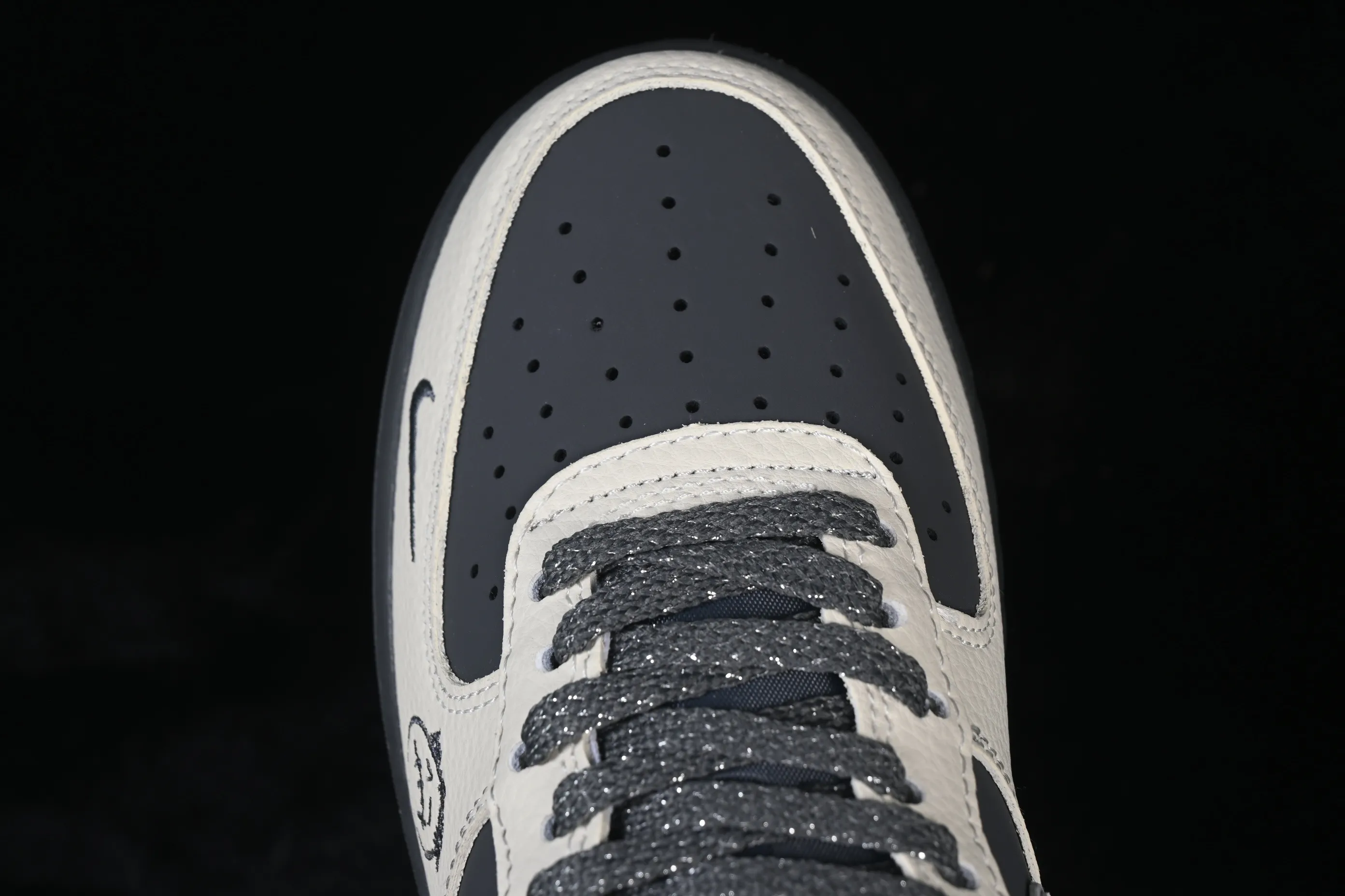 All categories Nk Air Force 1 Air Force series Nk Air Force 1 Low Air Force low-top Nike Air Force 1'07 Low joint white and black graffiti Air Force 1 low-top casual sneakers XL1979-130